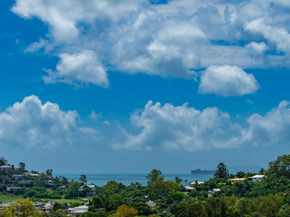 Lot 17 Katoota Court, CANNONVALE, Cannonvale - Thumbnail 2