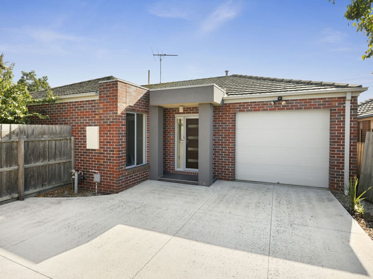 2/164 Separation Street, BELL PARK, Bell Park - Image 1