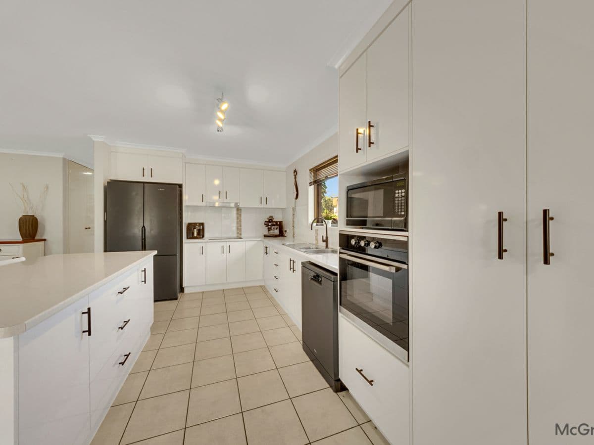3 Eloise Court, CLINTON, Clinton - Thumbnail 2