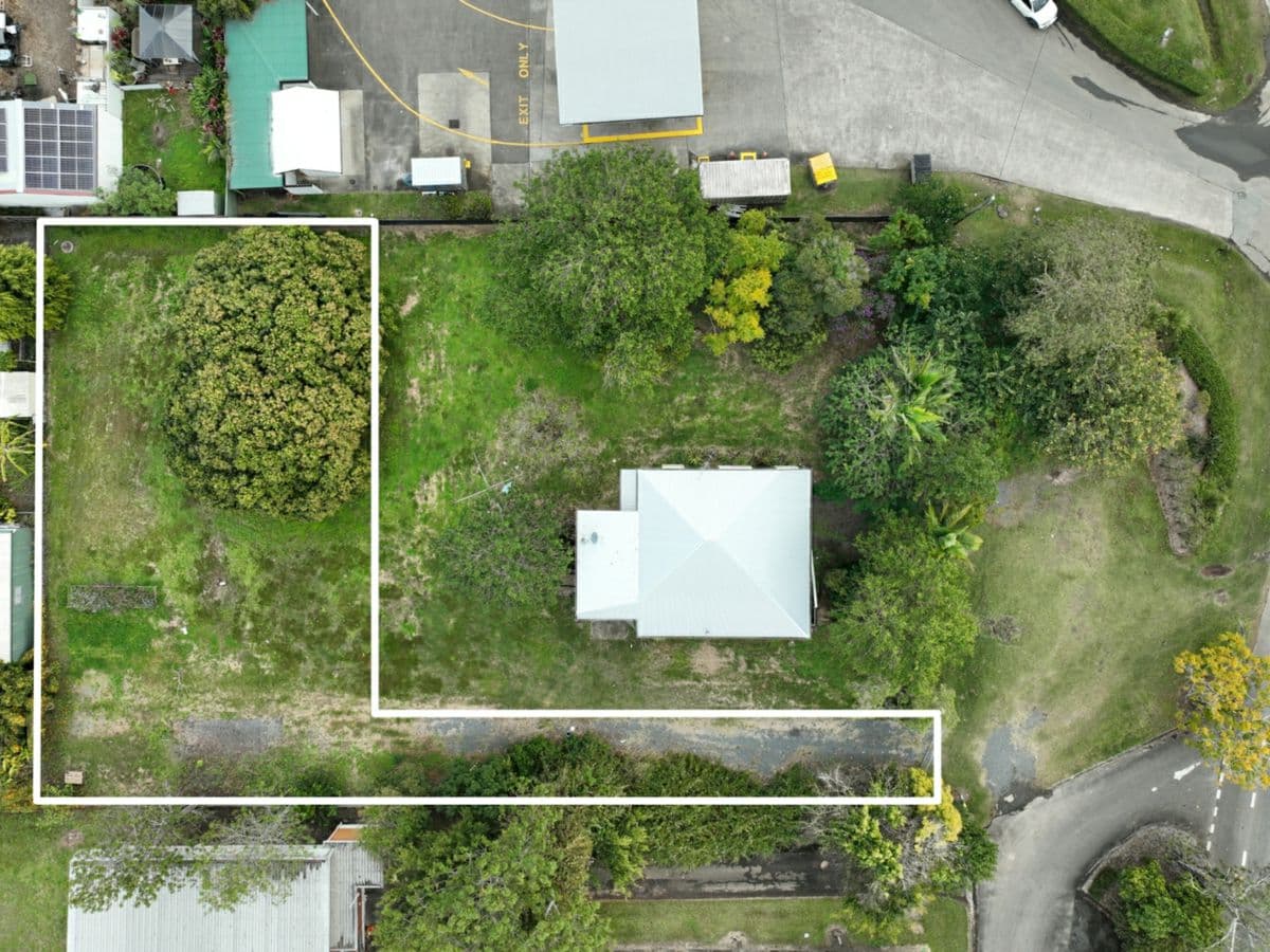 4 Caloundra Street, LANDSBOROUGH, Landsborough - Image 1