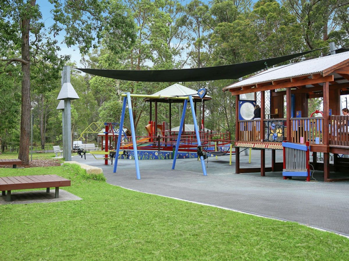 4 Caloundra Street, LANDSBOROUGH, Landsborough - Thumbnail 4