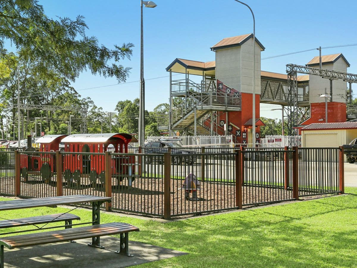 2 Caloundra Street, LANDSBOROUGH, Landsborough - Thumbnail 6