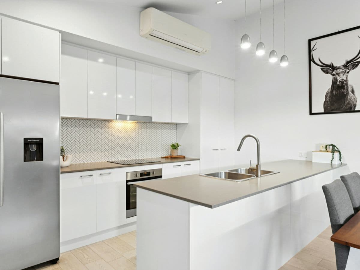 2/17 Wood Crescent, BARINGA, Baringa - Thumbnail 3