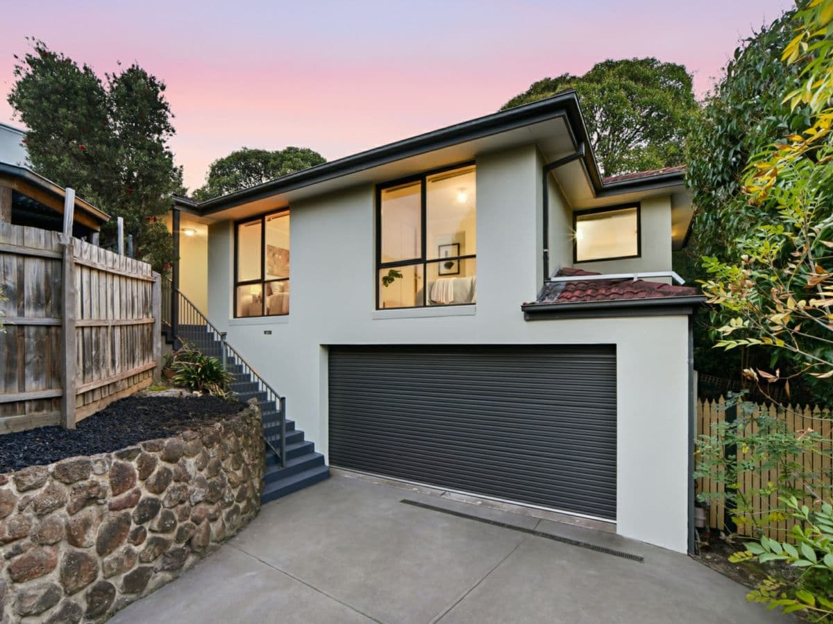 2/34 Outlook Drive, DONCASTER, Doncaster - Thumbnail 2