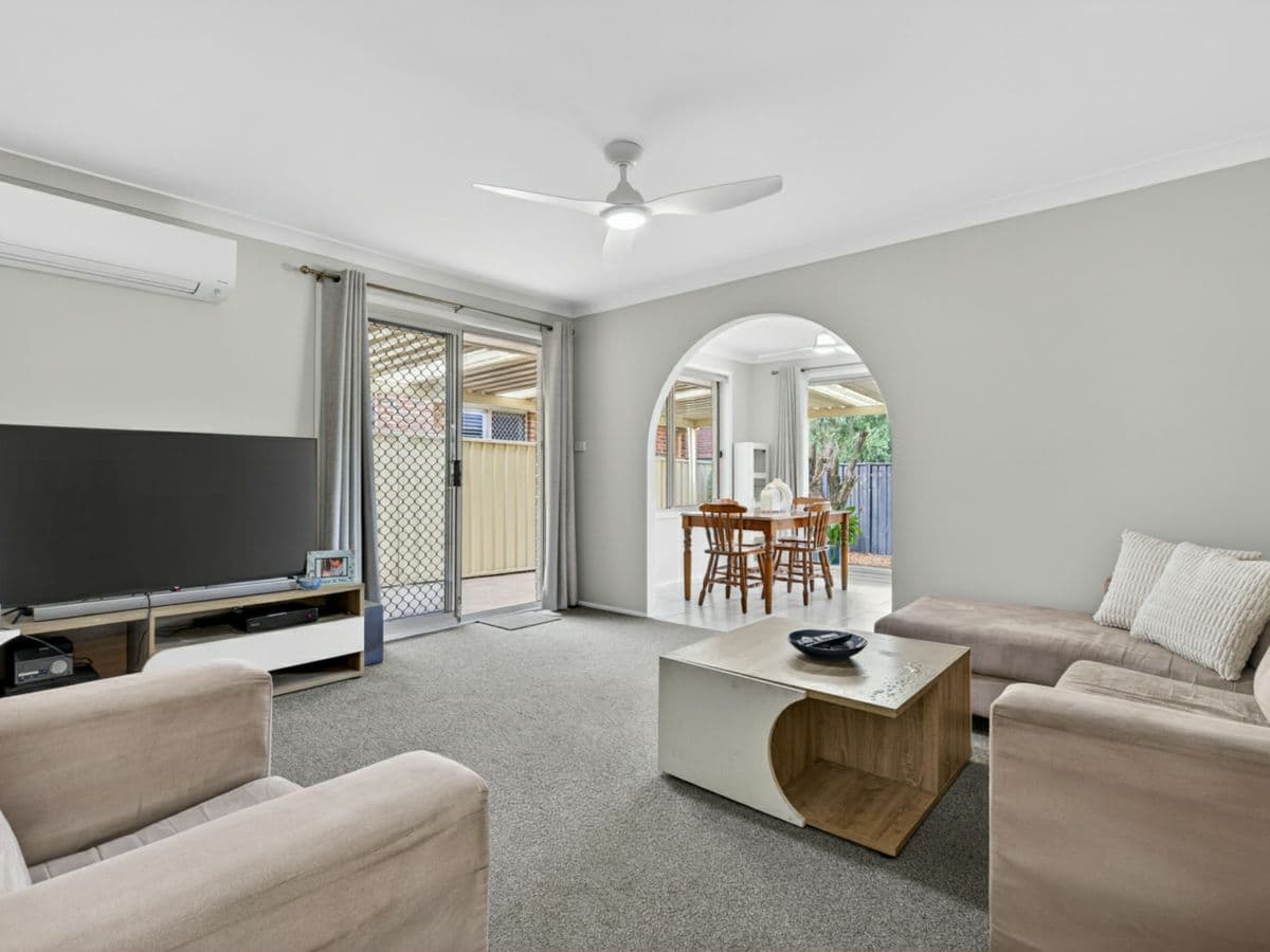 34 Baxter Crescent, GLENDENNING, Glendenning - Thumbnail 2