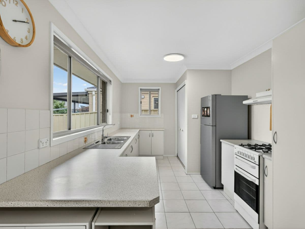 34 Baxter Crescent, GLENDENNING, Glendenning - Thumbnail 4