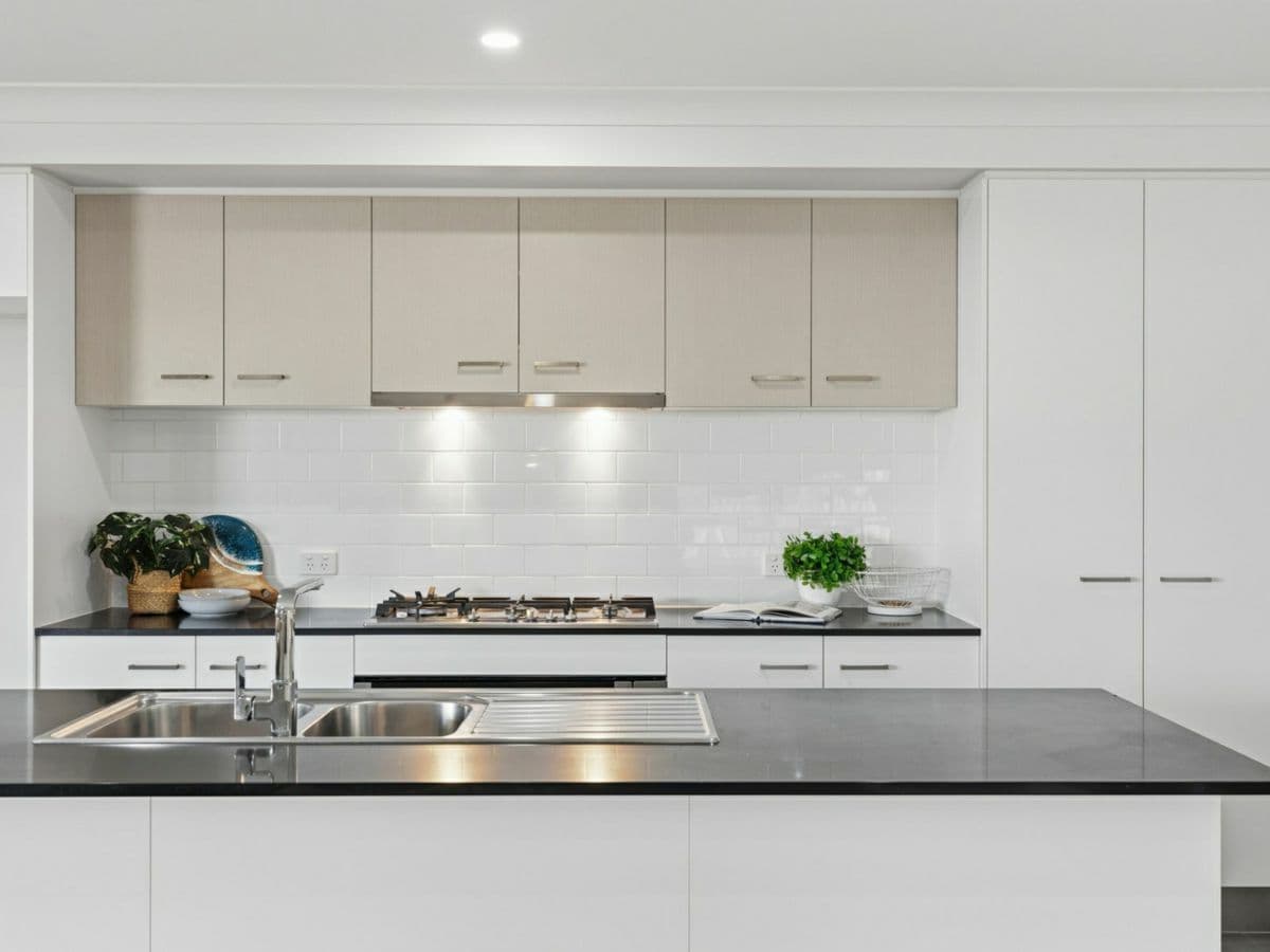 10 Barratta Street, SPRING MOUNTAIN, Spring Mountain - Thumbnail 7