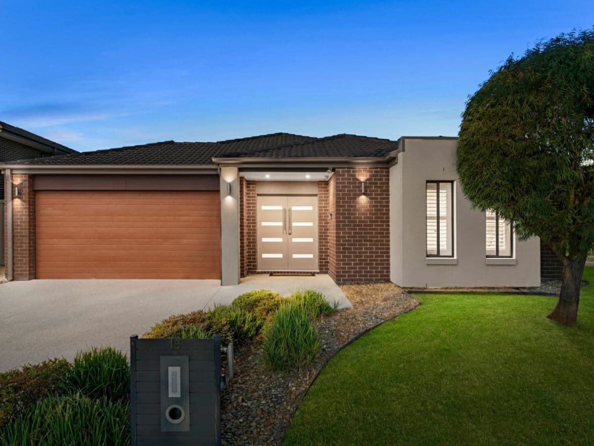 18 Datura Avenue, CRANBOURNE NORTH, Cranbourne North - Image 1