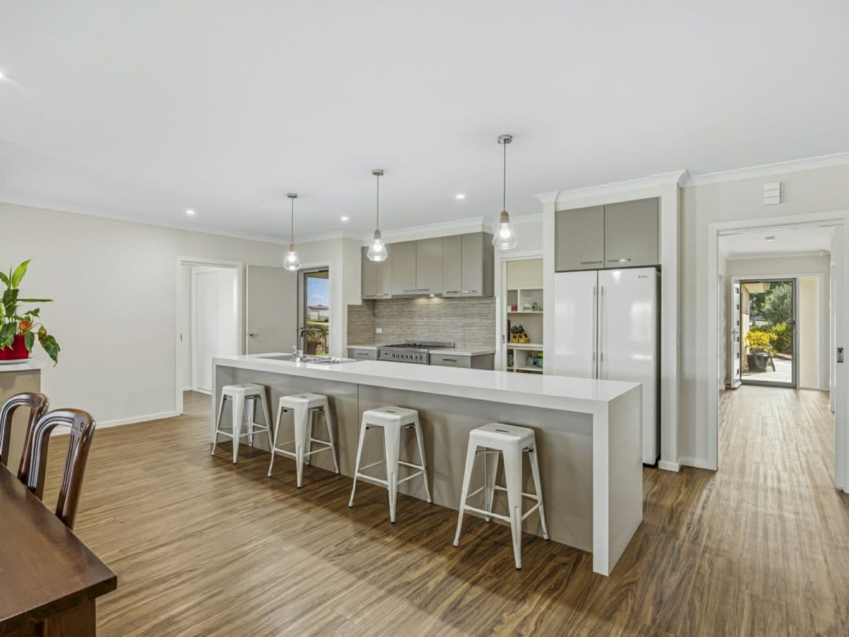 13 Valley View Court, SEBASTOPOL, Sebastopol - Thumbnail 3