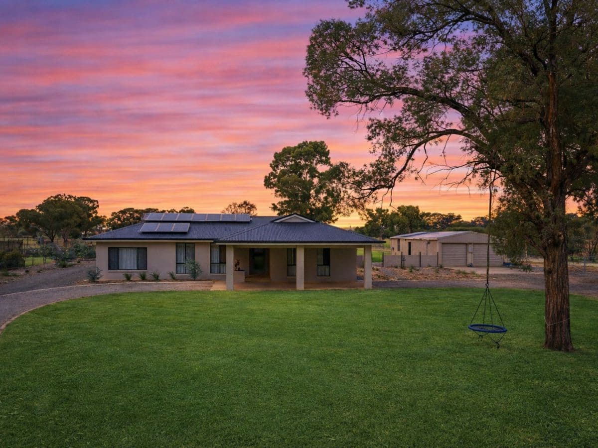 336 Petersham Road, LEETON, Leeton - Thumbnail 2