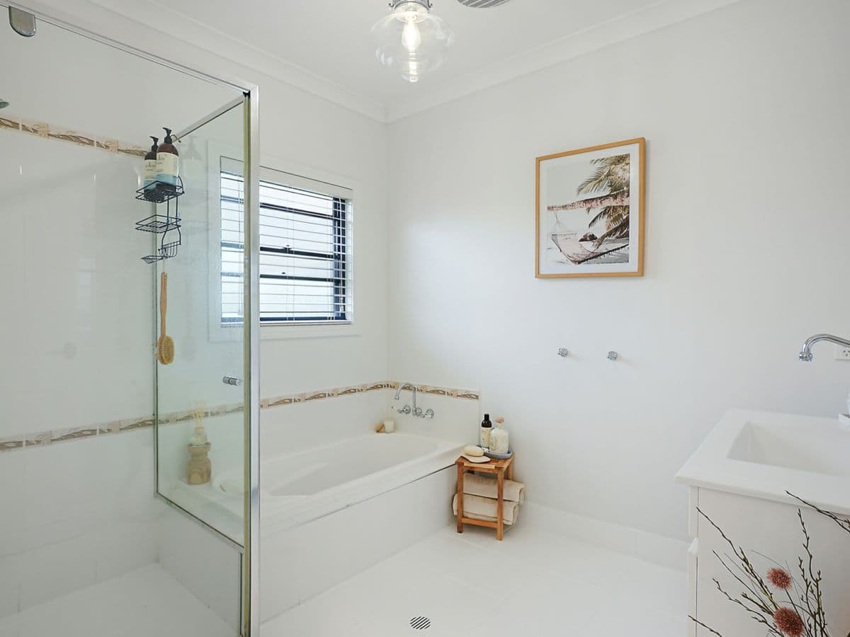 6 Margarita Court, BUSHLAND BEACH, Bushland Beach - Thumbnail 8