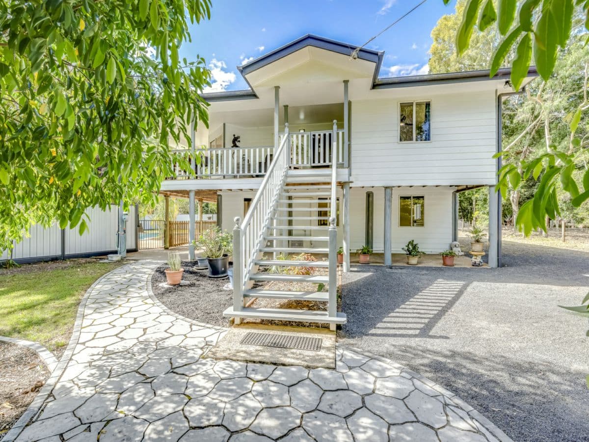 30 Plum Tree Crescent, MOORE PARK BEACH, Moore Park Beach - Image 1