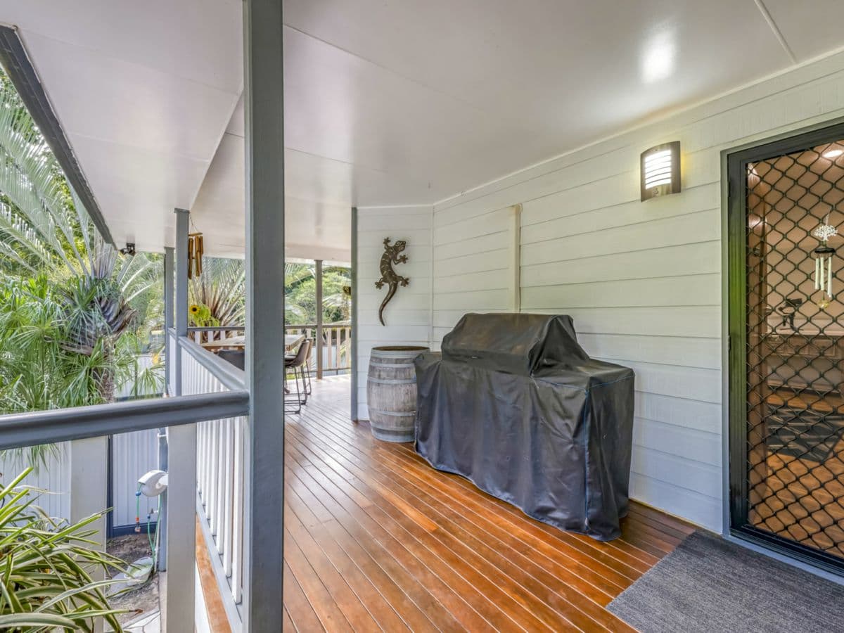 30 Plum Tree Crescent, MOORE PARK BEACH, Moore Park Beach - Thumbnail 6