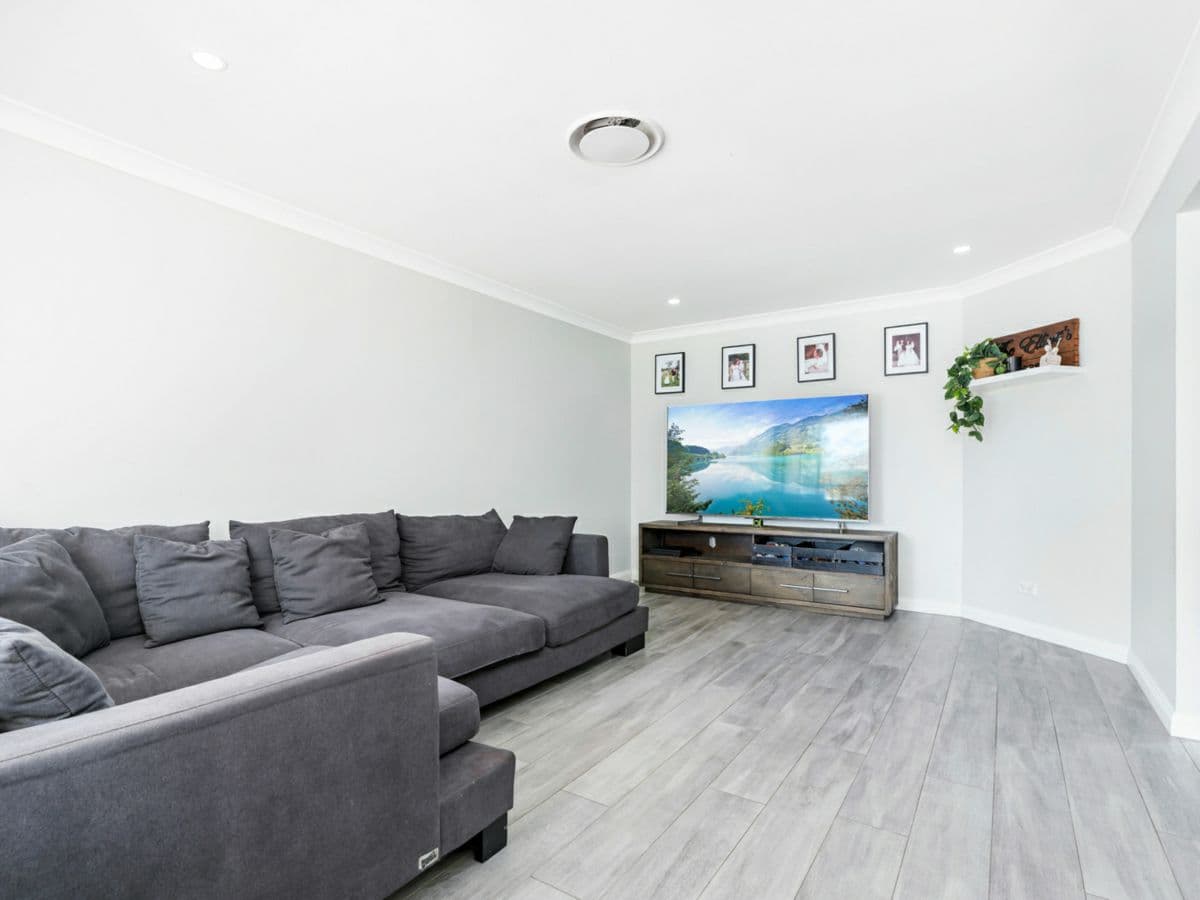 3 Cass Court, CURRANS HILL, Currans Hill - Thumbnail 2