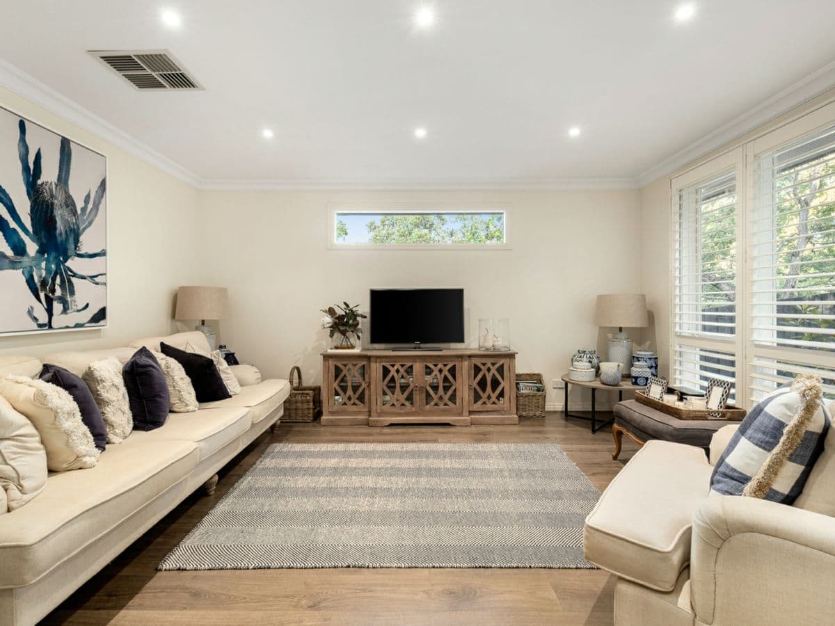 12 Rotherwood Avenue, RINGWOOD EAST, Ringwood East - Thumbnail 2
