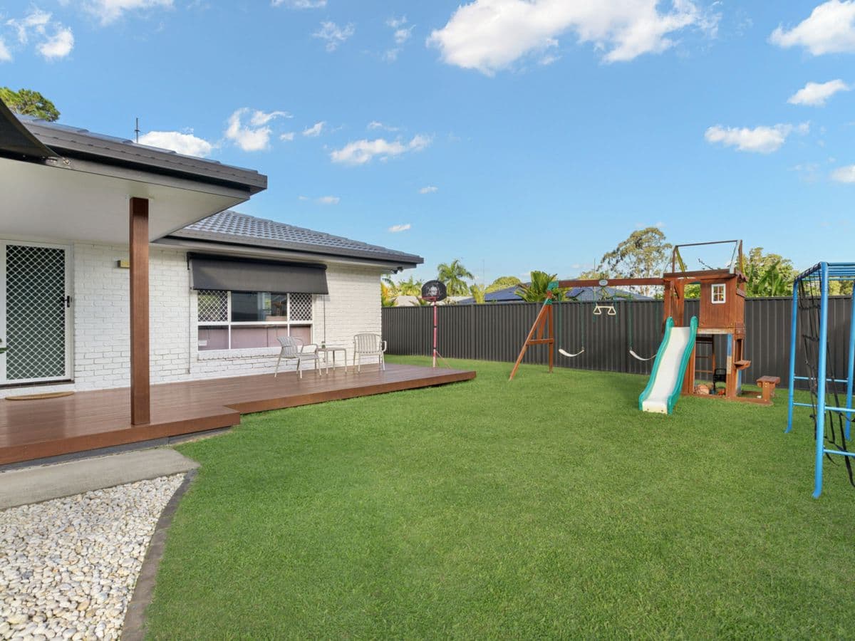 5 Esperance Close, ELANORA, Elanora - Thumbnail 2