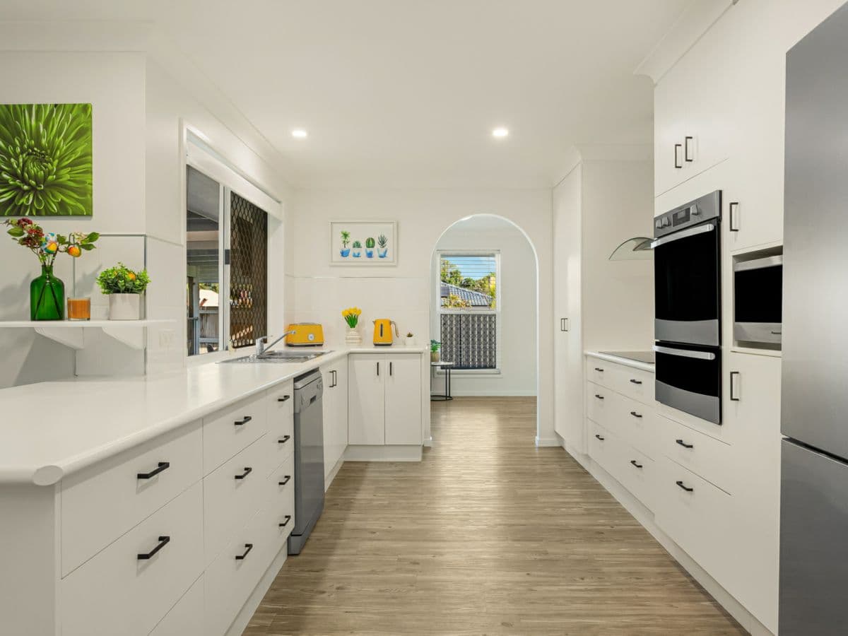 5 Esperance Close, ELANORA, Elanora - Thumbnail 4