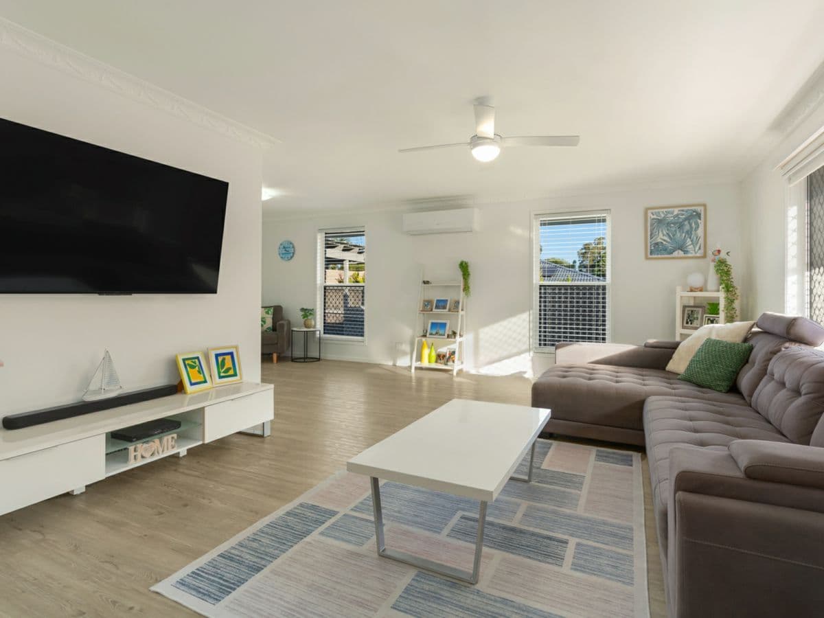 5 Esperance Close, ELANORA, Elanora - Thumbnail 5