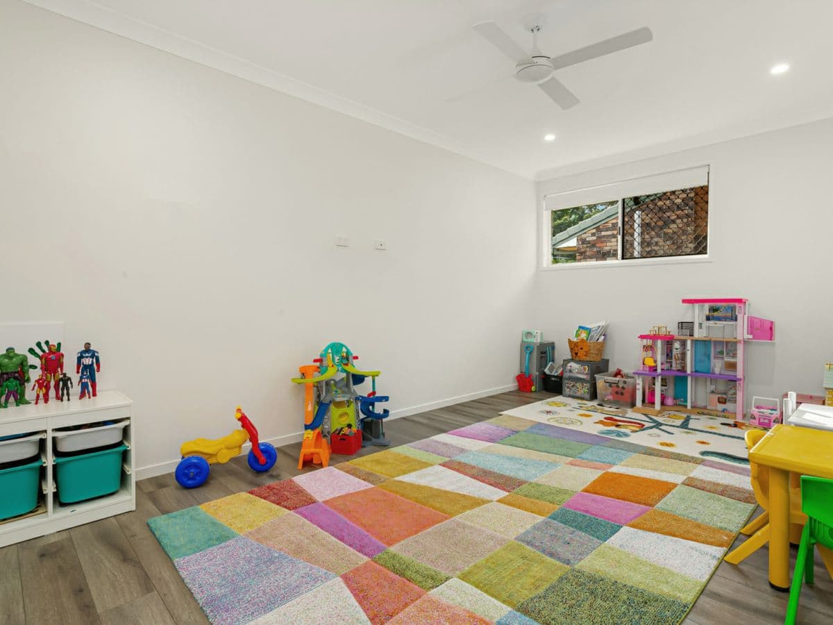 5 Esperance Close, ELANORA, Elanora - Thumbnail 8