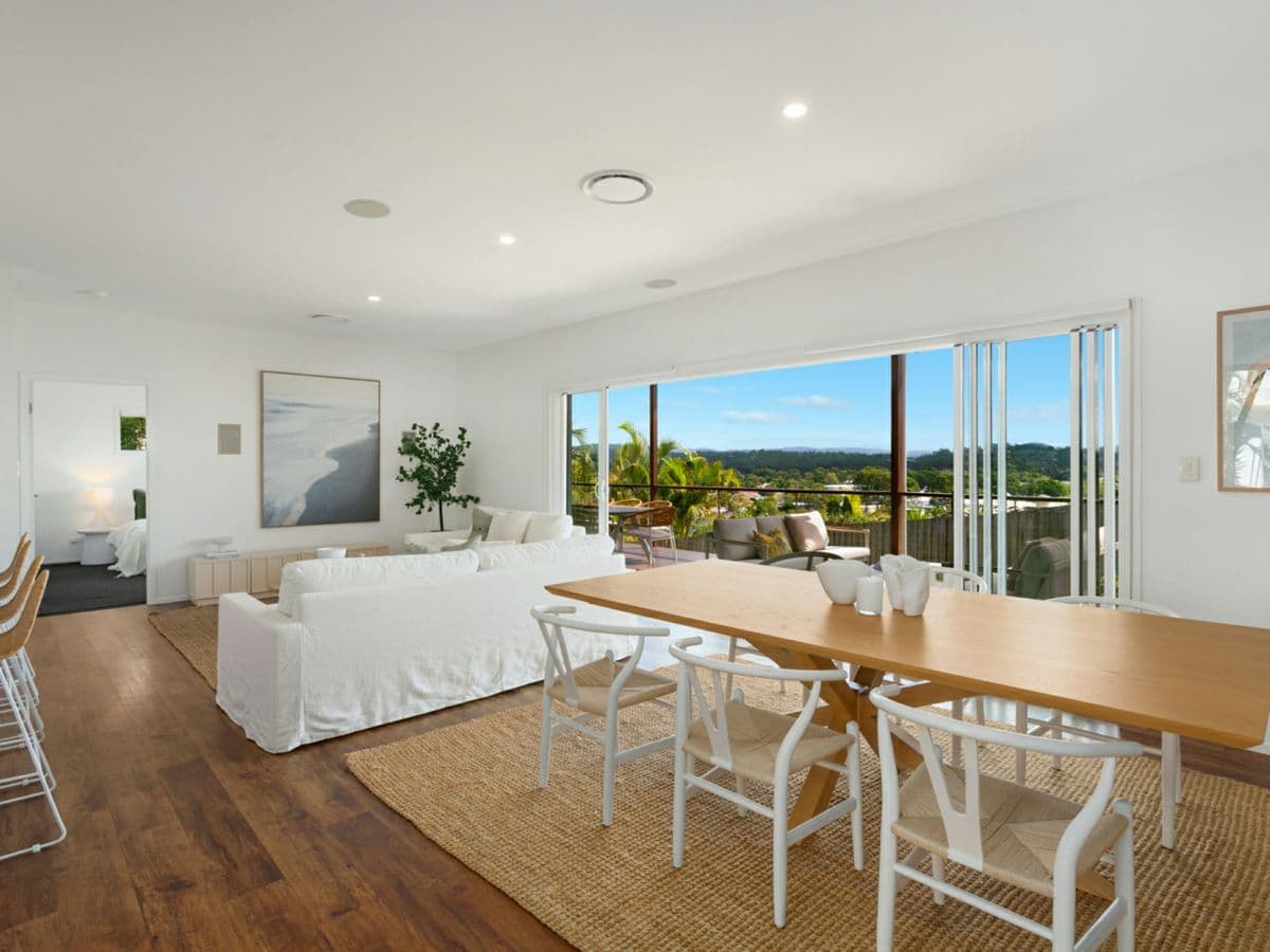 15 Barlee Court, ELANORA, Elanora - Thumbnail 2