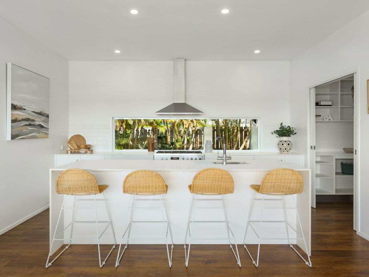 15 Barlee Court, ELANORA, Elanora - Thumbnail 4