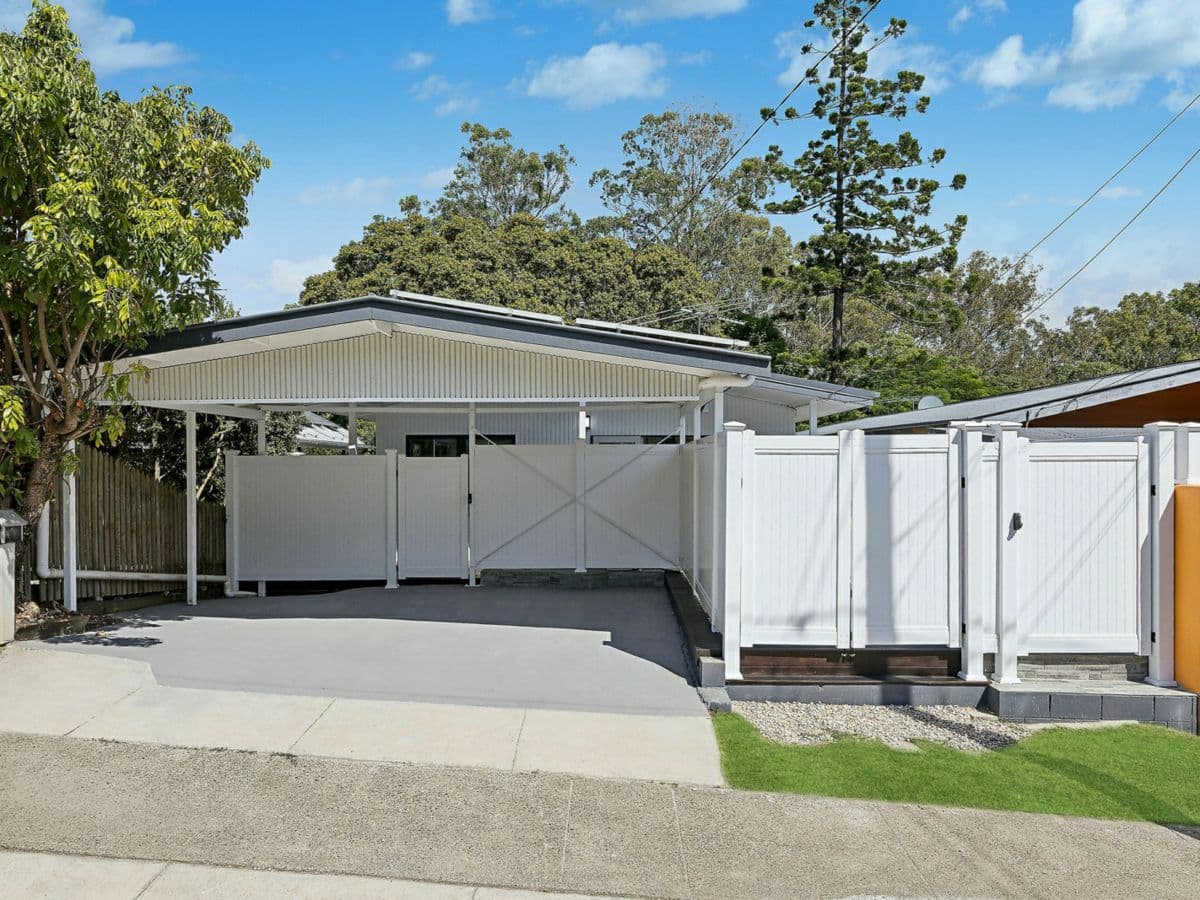 14 Chiswick Road, BARDON, Bardon - Image 1