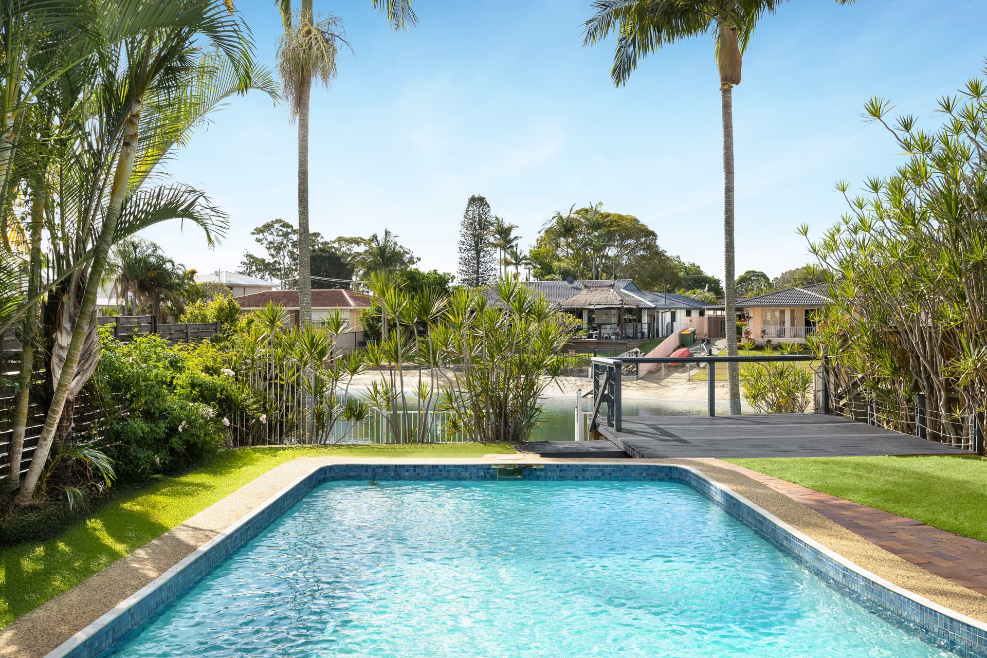 37 Holland Court, Broadbeach Waters, QLD, 4218, Broadbeach Waters - Thumbnail 2