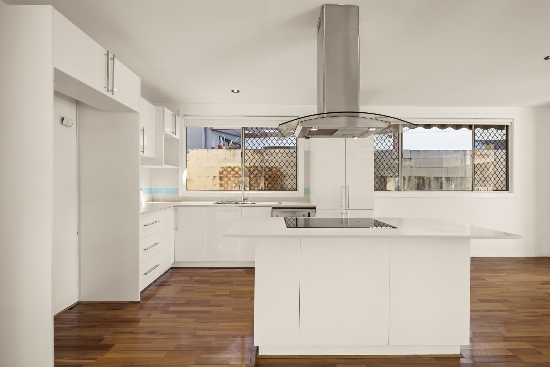 37 Holland Court, Broadbeach Waters, QLD, 4218, Broadbeach Waters - Thumbnail 5