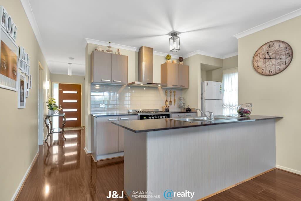 35 Hackney Circuit, Clyde North, VIC, 3978, Clyde North - Thumbnail 4