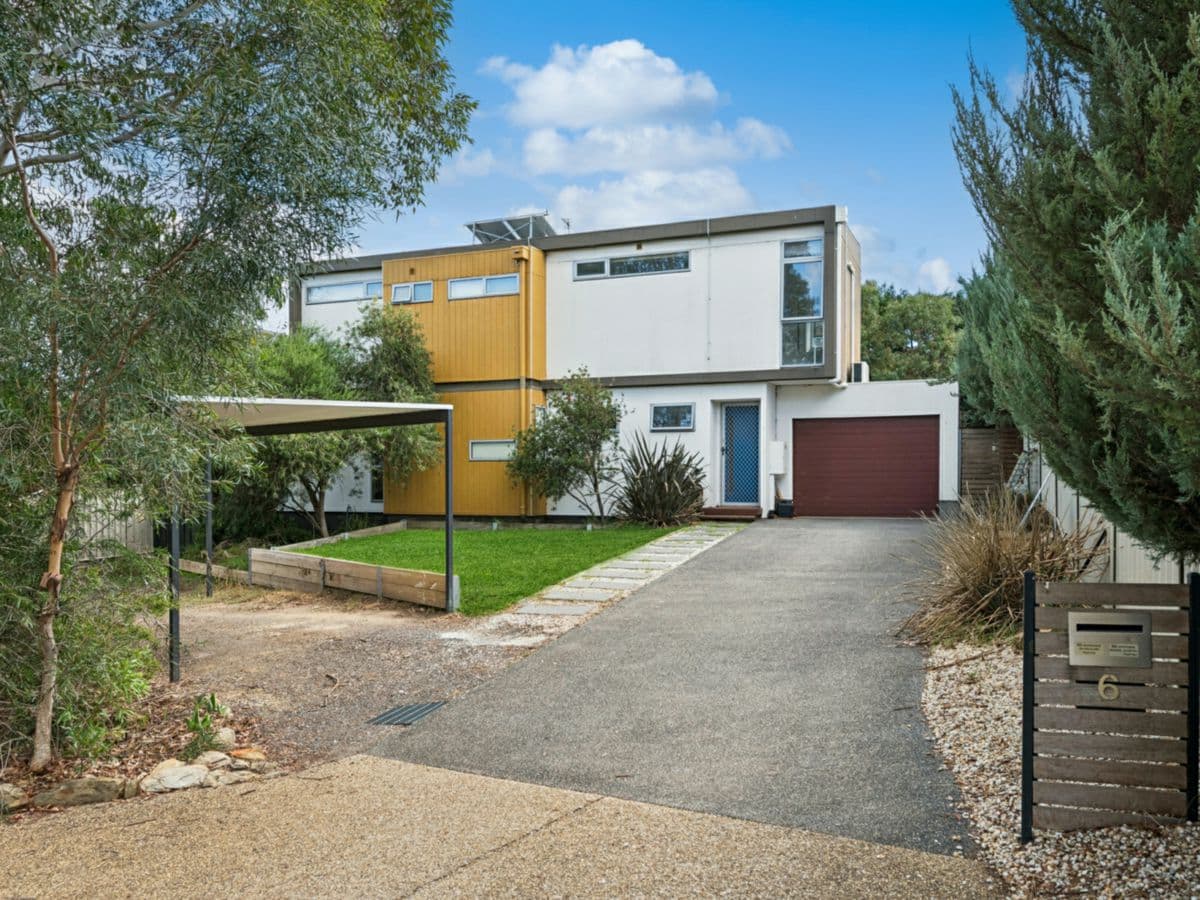 6 Oakes Place, GOLDEN SQUARE, Golden Square - Image 1