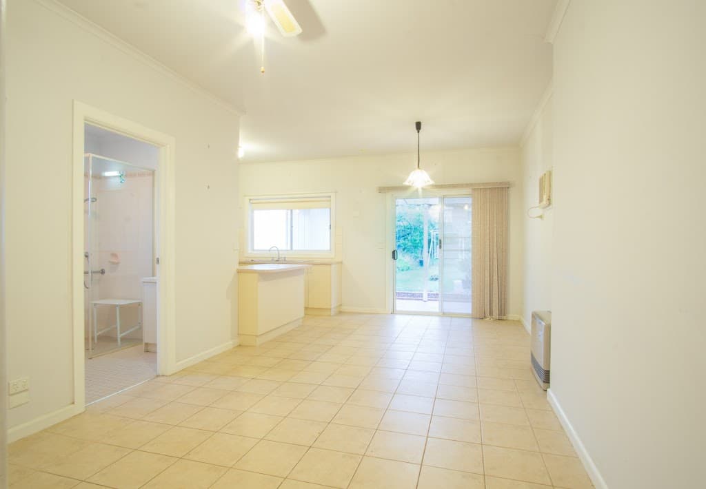 5 Leman Crescent, Noble Park, VIC, 3174, Noble Park - Thumbnail 2