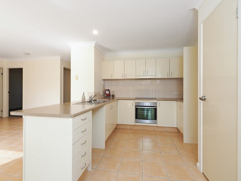 8 Sutherland Crescent, Goodna, QLD, 4300, Goodna - Thumbnail 4