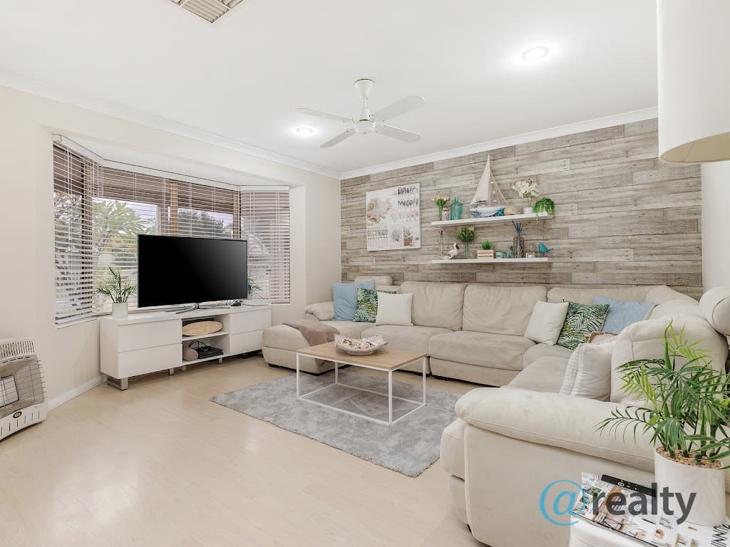 4 Paluma Court, Warnbro, WA, 6169, Warnbro - Image 1
