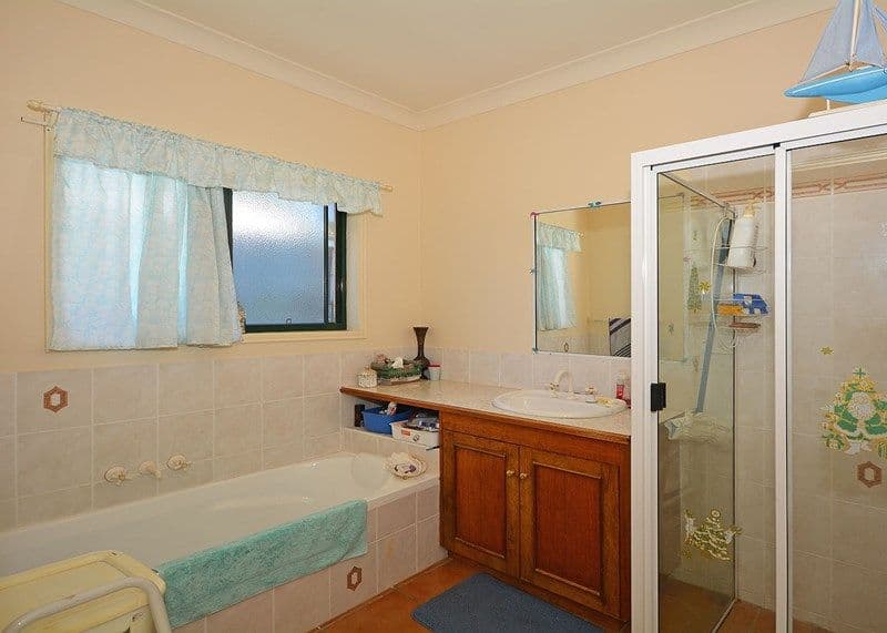 6 Curlew Terrace, River Heads, QLD, 4655, River Heads - Thumbnail 5