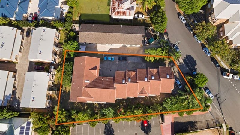 2/14 Norman Drive, Chermside - Thumbnail 3