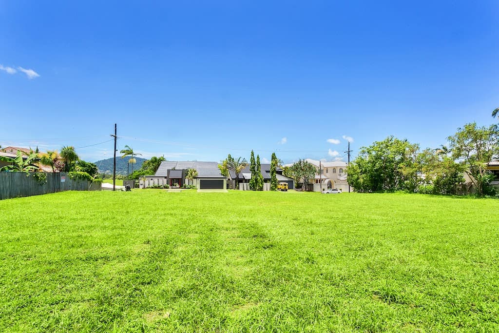 55 Koppen Terrace, MOOROOBOOL, QLD, 4870, Mooroobool - Thumbnail 5