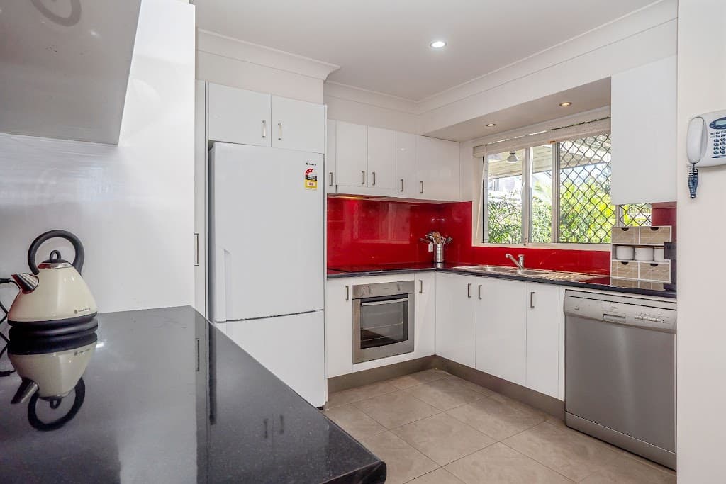 2/3 Liam Court, Labrador, QLD, 4215, Labrador - Thumbnail 2