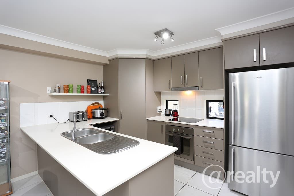 2 Yamba Street, Pacific Pines, QLD, 4211, Pacific Pines - Thumbnail 2