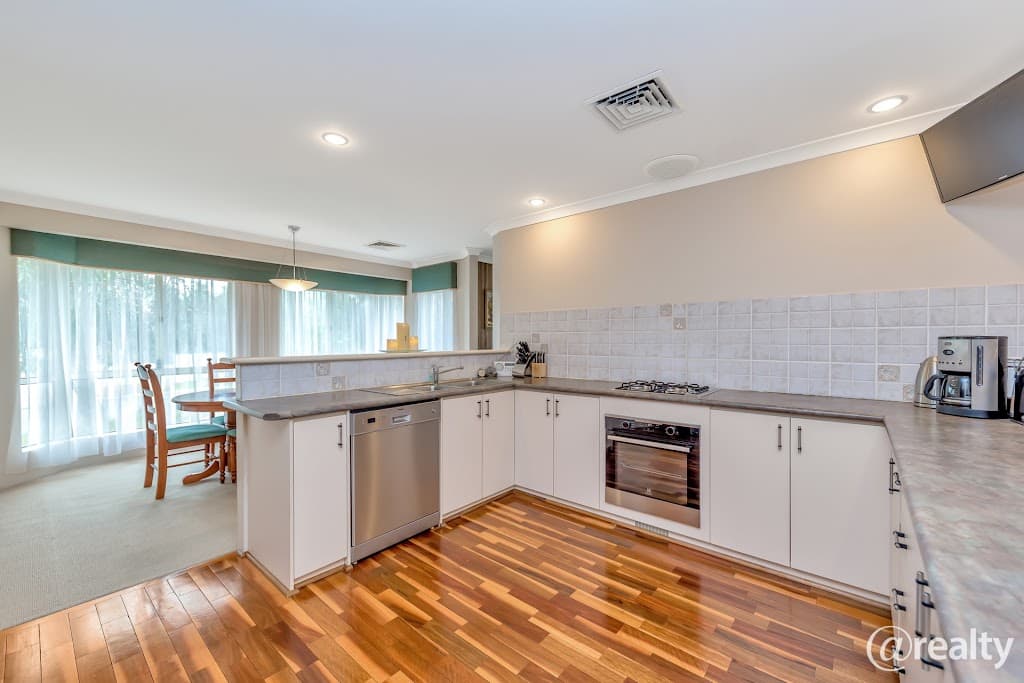 20 Silvertop Avenue, Halls Head, WA, 6210, Halls Head - Thumbnail 3
