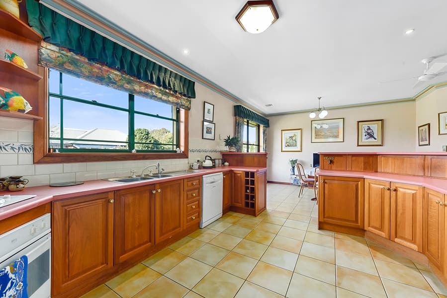 8 WESTLANDS COURT, Mount Gambier, SA, 5290, Mount Gambier - Thumbnail 2