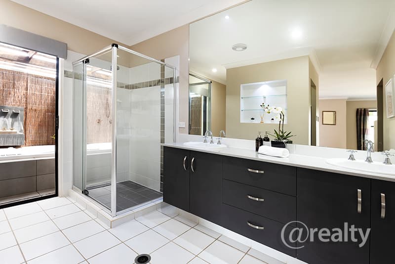 15 Rutherglen Crescent, Calamvale, QLD, 4116, Calamvale - Thumbnail 2