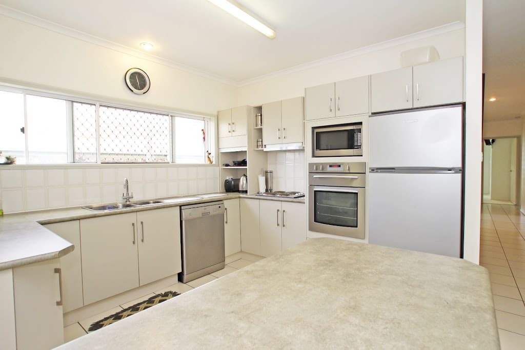 4 Bolwarra Close, Redlynch, QLD, 4870, Redlynch - Thumbnail 4