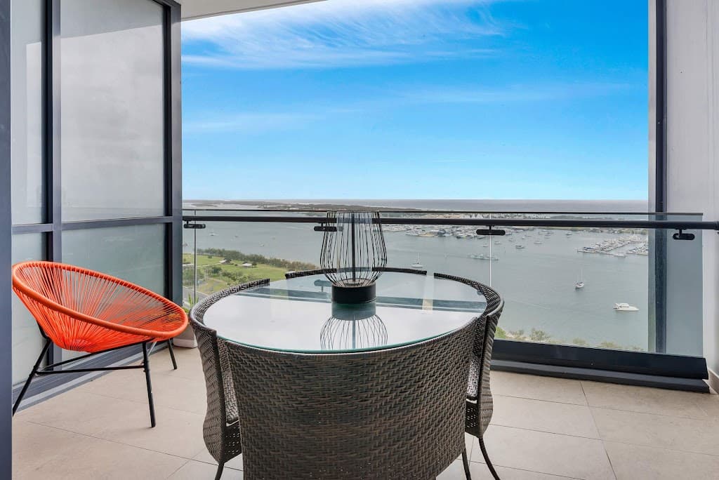 2212/2 Como Crescent, SOUTHPORT, QLD, 4215, Southport - Thumbnail 3