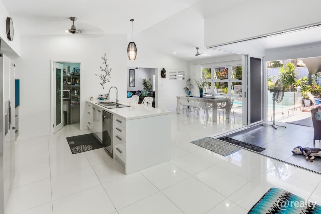 2 Seashell Crescent, Trinity Beach, QLD, 4879, Trinity Beach - Thumbnail 7