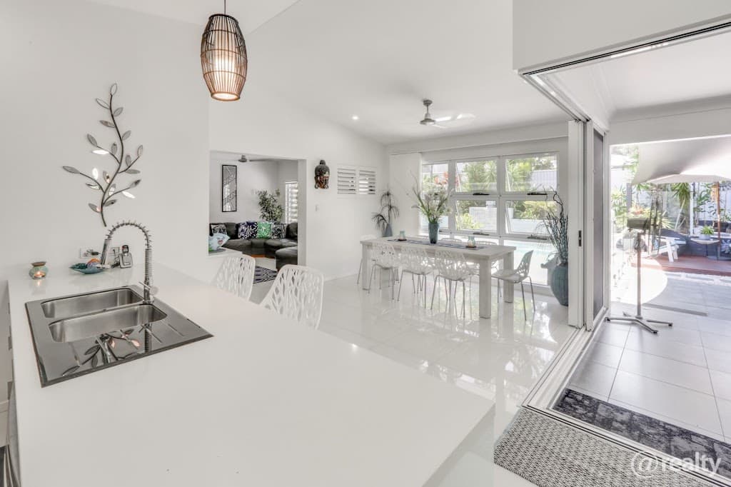 2 Seashell Crescent, Trinity Beach, QLD, 4879, Trinity Beach - Thumbnail 8