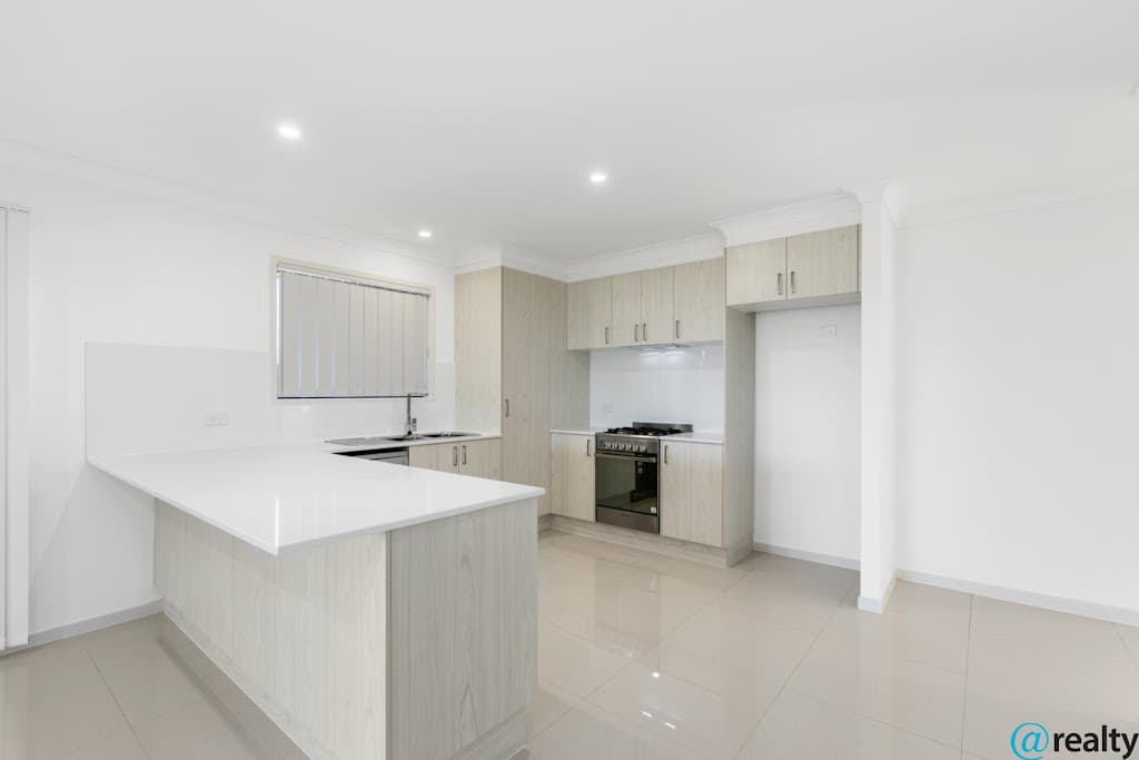 35 Petrie Street, CABOOLTURE SOUTH, QLD, 4510, Caboolture South - Thumbnail 2
