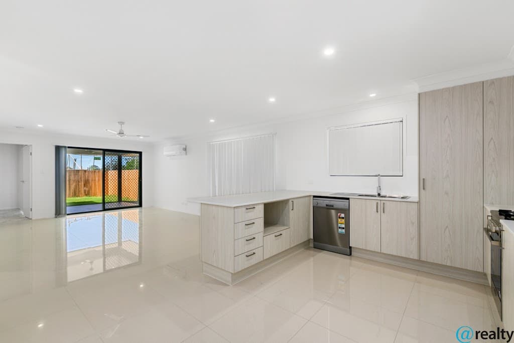 35 Petrie Street, CABOOLTURE SOUTH, QLD, 4510, Caboolture South - Thumbnail 3