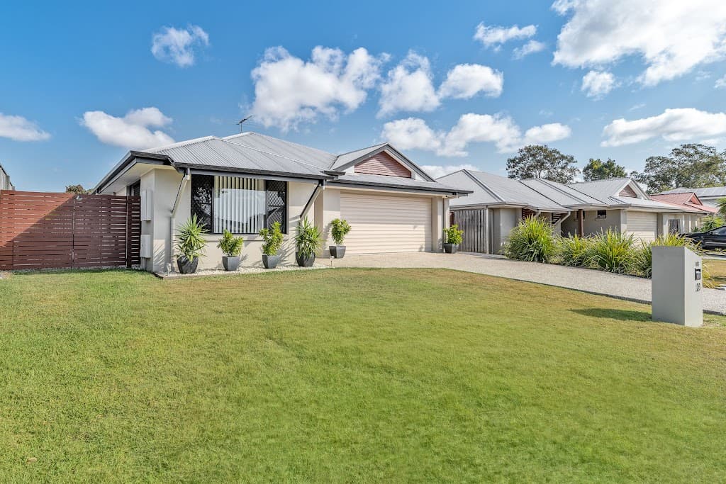 23 Strathburn Crescent, Ormeau, QLD, 4208, Ormeau - Thumbnail 2