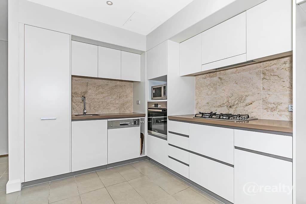 708/99 Marine Parade, Redcliffe - Thumbnail 4