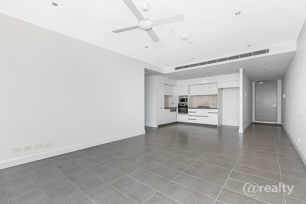 708/99 Marine Parade, Redcliffe - Thumbnail 5
